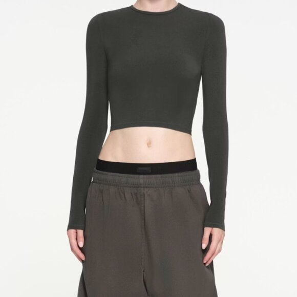 Skims Vintage Cropped Long Sleeve T Shirt, Medium - Picture 2 of 6